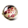 Antikbronze Cabochon Ring Vintage Style mit roten Blüten am Baum