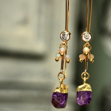 Amethyst Rohstein Ohrhänger als himmlischer Edelsteinschmuck
