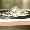 Pusteblumen Armband Leder in dunkelgrau mit Berliner Pusteblume als außergewöhnliches Geschenk für Sie