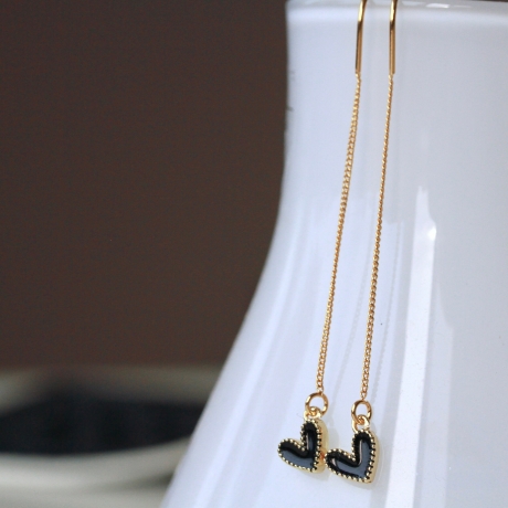 Herz Ohrringe Durchziehohrringe schwarzes Emaille Herz Schmuck 