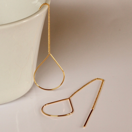 Durchziehohrringe Tropfen modern / Minimalistischer Schmuck 