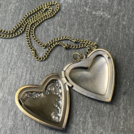 Kette Medaillon Herz im Vintagestyle antik bronzefarben
