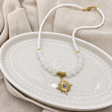 Halskette - Edelstein Schmuck mit weißer Jade - Perlenhalskette