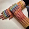 Handstulpen  aus 75 Prozent Schurwolle, 25 Prozent Polyamid