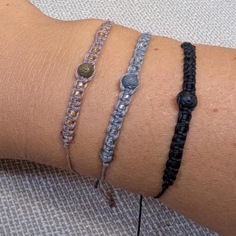 Makramee Armband mit Lavastein – schwarz, silber oder gold