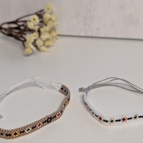 personalisiertes Armband mit floralem Muster | Wunschfarben
