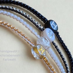 personalisiertes Armband Buchstabe | Schwarz, Weiß, Gold, Silber