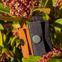 Mini-Täschchen aus Korkstoff oder veganem Leder
