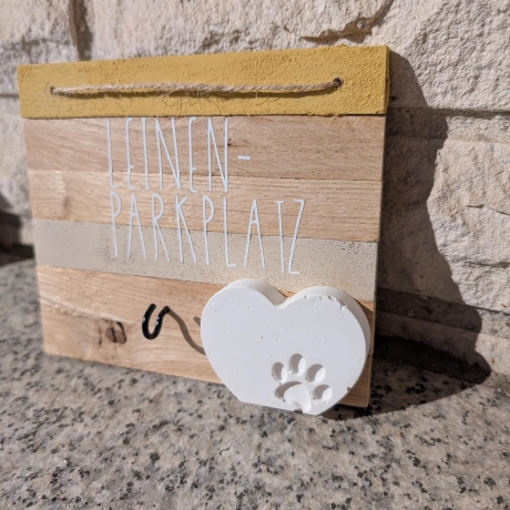 Leinen-Halter aus Holzklötzchen