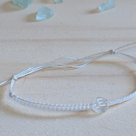 personalisiertes Armband Buchstabe | Schwarz, Weiß, Gold, Silber
