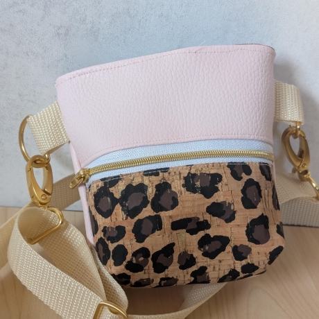 Gassitasche/ kleine Umhängetasche - variabel und personalisierbar