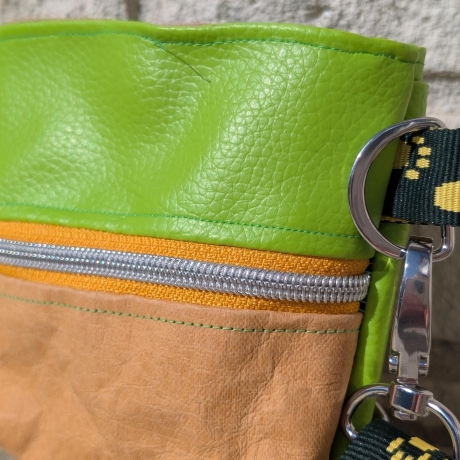 Gassitasche/ kleine Umhängetasche - variabel und personalisierbar