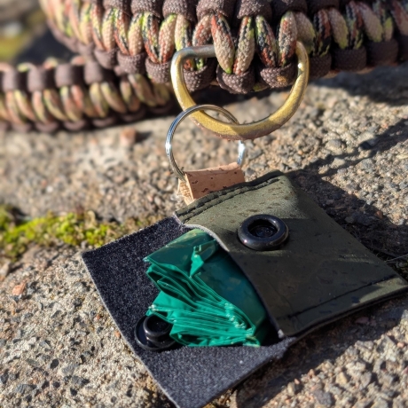 Mini-Täschchen aus Korkstoff oder veganem Leder