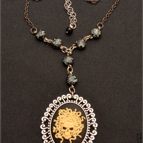Medusa Medaillon Halskette Kamee Darkromantik handmade