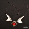 Blutjuwel Fledermausflügel Halskette – Gothic Fantasy handmade