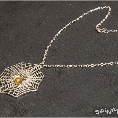 Spinne im Netz Amulett - Gothic, Halskette, Halsschmuck, handmade