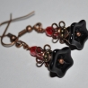 Schwarze Glasblüten Ohrhänger – Ohrringe Naturliebhaber handmade