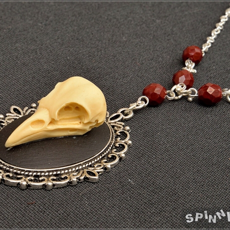 Gothic Vogelschädel Medaillon  Amulett Halsschmuck handmade