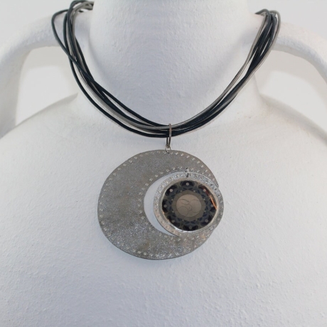 Unikat Halskette mit Halbmond und Mond Mandala, Damen Schmuck