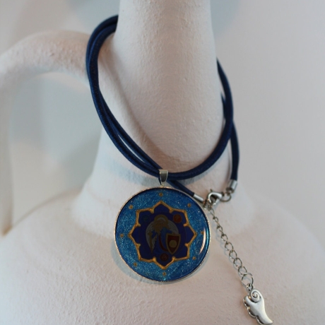 Engel Collier Kette in Blau mit Erzengel Michael in Lotusblume