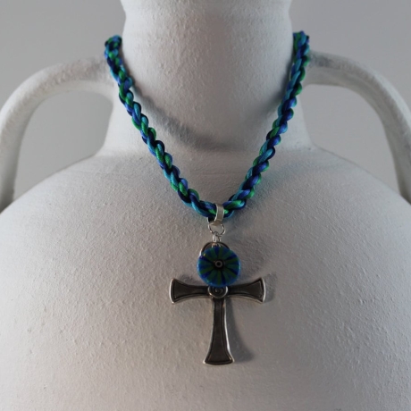 Halskette mit Ankh Kreuz und Glücksbringer Auge in Türkis Blau