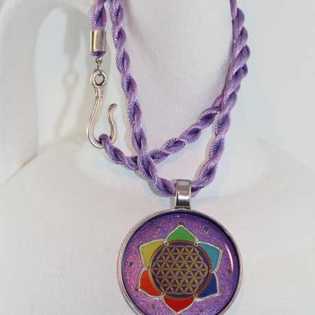 Lebensblume Halskette lila, Chakra Farben Blume des Lebens Kette