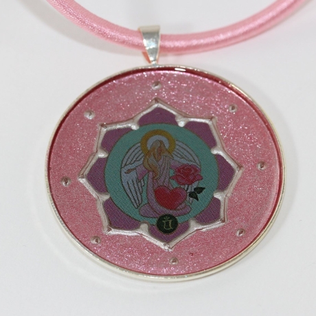 Erzengel Chamuel in Lotus Halskette, Engel der Liebe Kette Rosa