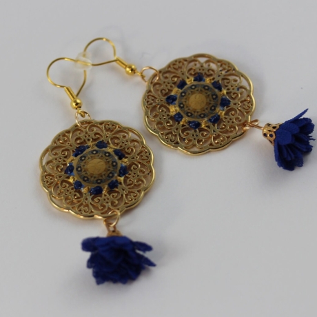 Filigrane Scheiben Ohrringe mit Sonne Mandala und Blumen Quaste