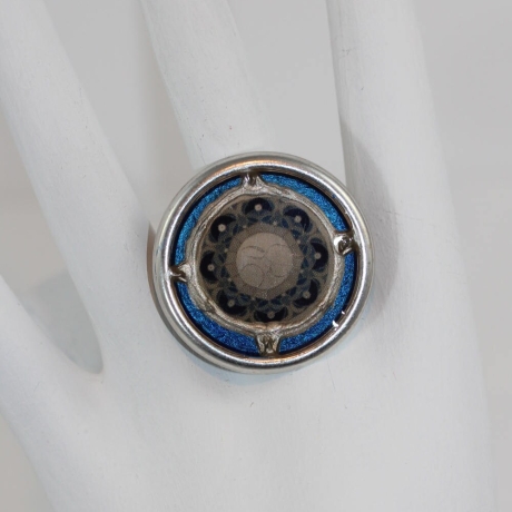 Ring mit Mond Mandala in runder Fassung, Mondgöttin Damenschmuck