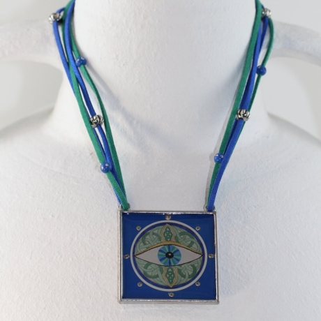 Halskette mit Glücksbringer Auge Keltisch in Quadrat Fassung