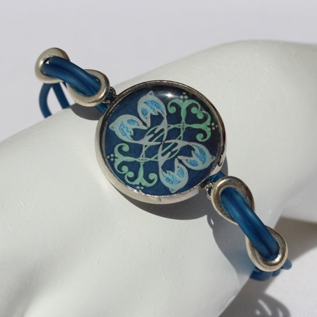Unikat Armband mit Delphin Mandala und Ewigkeits Knoten, blau