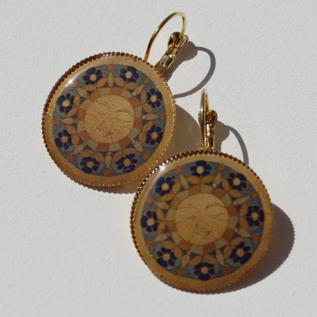 Dekorative Brisuren Ohrringe mit Sonne Mandala in Gelb Blau Gold