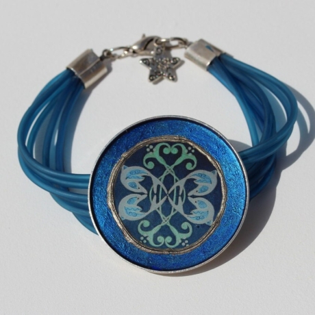 Oppulentes Armband mit Delphin Mandala an Kautschukkordel, blau