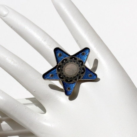 Unikat Damen Ring mit Mond Mandala in Stern Fassung dunkelblau