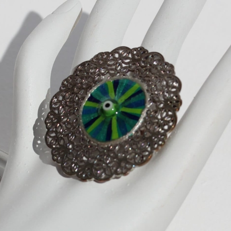 Unikat Ring mit Glücksbringer Auge in oppulenter Blumen Fassung