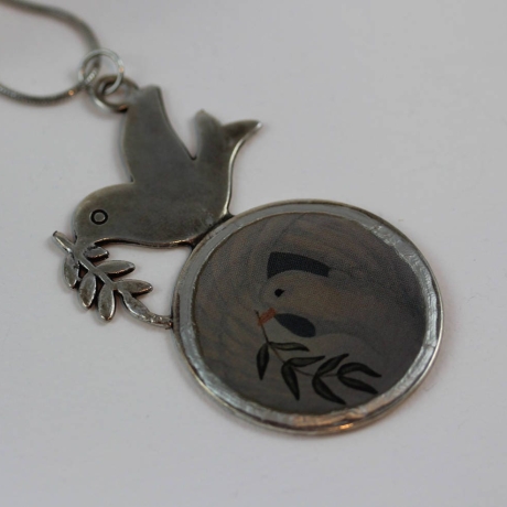 Friedenstaube Halskette, Damen Kette mit Taube und Friedensymbol