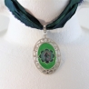 Engel Halskette, Erzengel Raphael Anhänger an Seidenband, grün