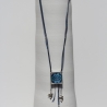 Lange Halskette mit Delphin Mandala in eckiger Fassung, meerblau