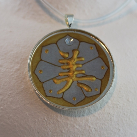 Feng Shui Glücksbringer Halskette elegant mit Symbol Schönheit