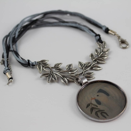 Halskette mit Friedenstaube an Oilvenzweig, Weiße Taube Kette