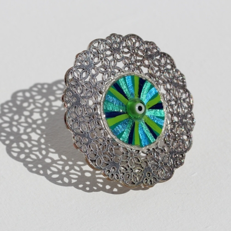 Unikat Ring mit Glücksbringer Auge in oppulenter Blumen Fassung