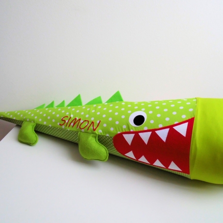 Schultüte Krokodil Pirat aus Stoff mit Kissen und Name bestickt