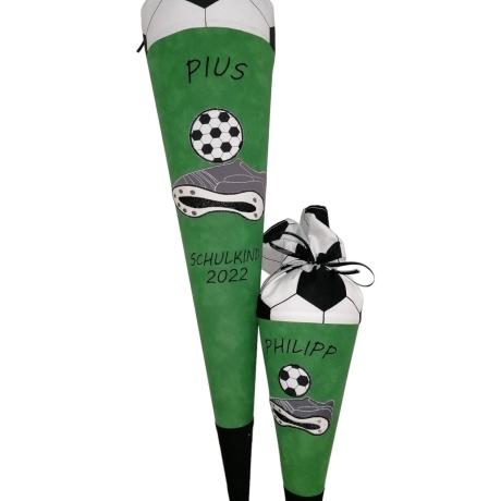 Schultüte Fußball Schuh mit Kissen u. Namen bestickt