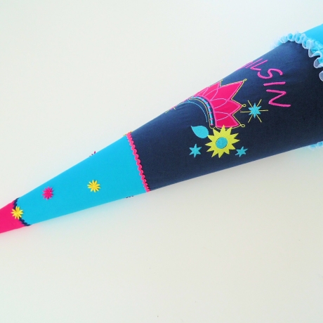 Schultüte Krone mit Kissen und Name bestickt 