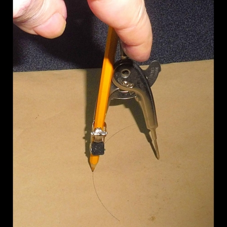 Zirkel mit Klemme für Bleistift