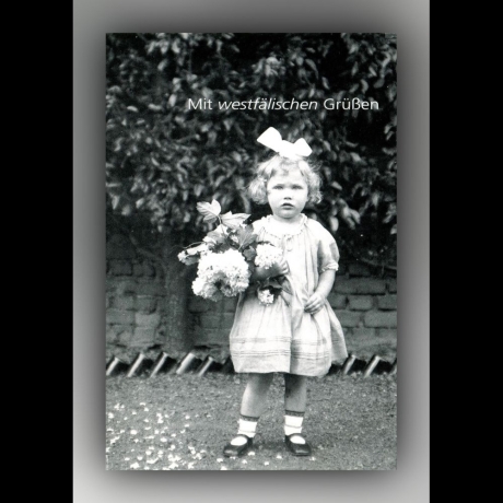 Töchterchen mit Blumenstrauß - Bruchhausen - Postkarte