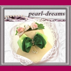 Choker mit einer edlen Fliege / Schleife aus Satin