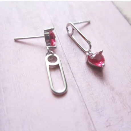 asymmetrische Ohrringe aus 925er Sterling Silber und Zirkonia