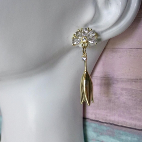 Ohrschmuck Ohrstecker mit einer Blume mit 18K Vergoldung