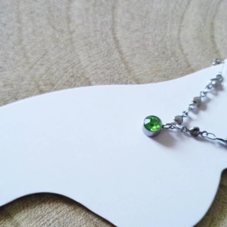 personalisierte Fußkette aus Herzchen mit Monatsstein Anhänger 
